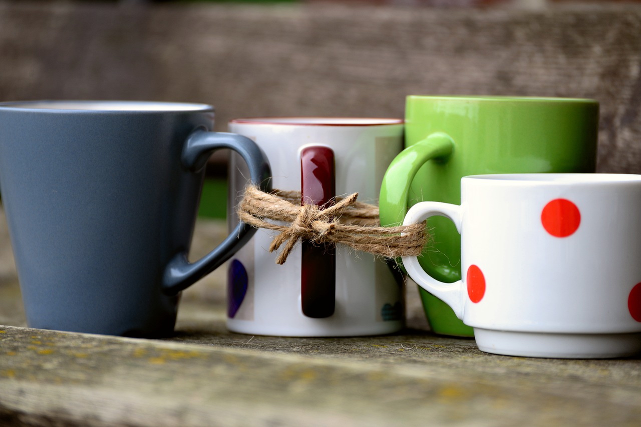 4 mugs wrapped together with twine